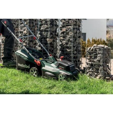 4. Bild von Akku-Rasenmäher 'RM 36-18 LTX BL 36' mit 2 x 18 V Akkus, bis 350 m²