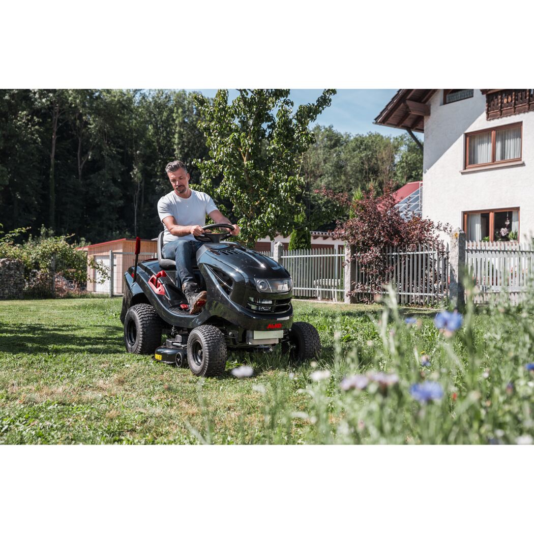 Benzin-Rasentraktor 'Easy 15-93.2 HD-A' 2-in-1 System 93 cm Schnittbreite