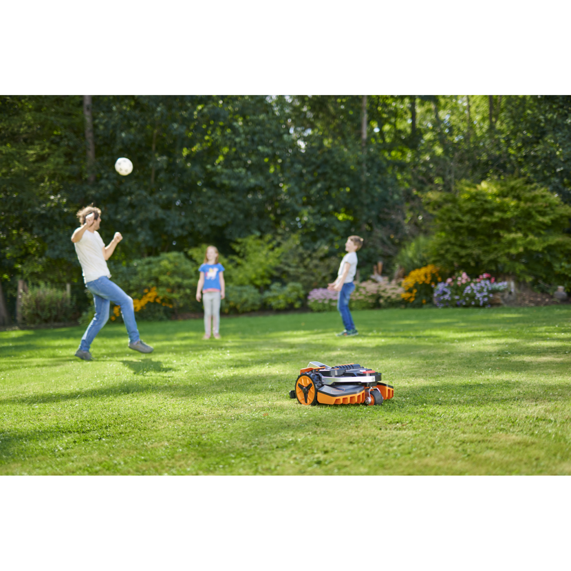 Mähroboter Landroid Vision M600 im Garten