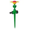 Grüner Rasensprenger in Form einer Blume
