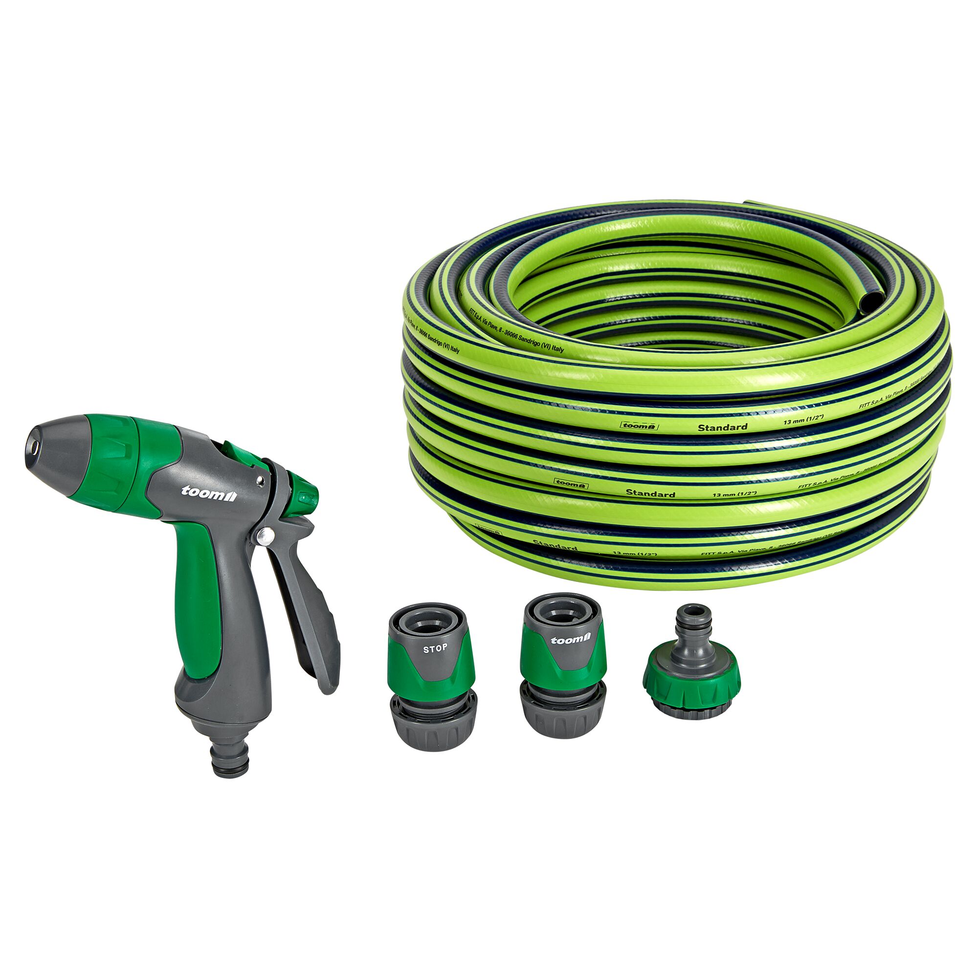 Grüner Gartenschlauch mit Sprühpistole und Zubehör