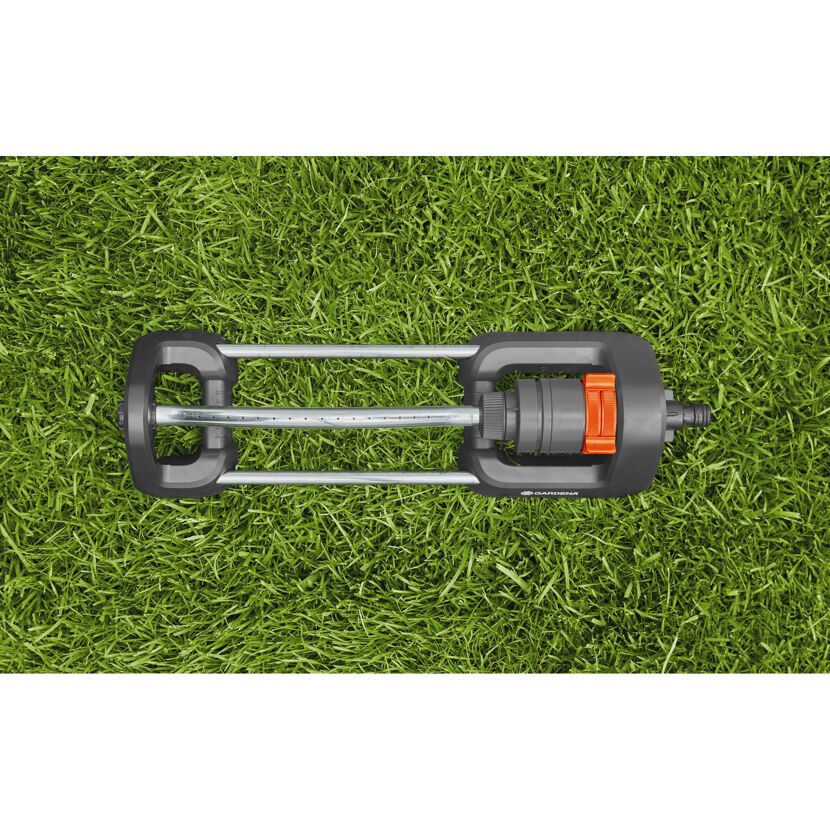GARDENA Viereckregner Aqua S auf Rasen