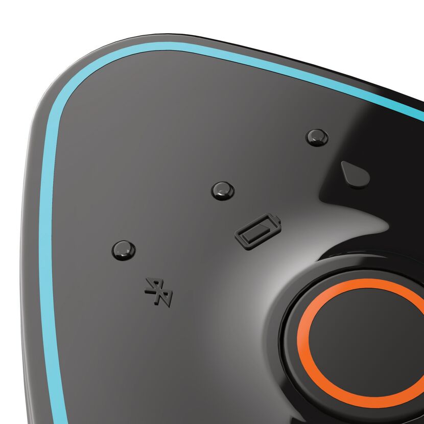 Bluetooth Symbol und Akkustand Symbol auf schwarzer Oberfläche