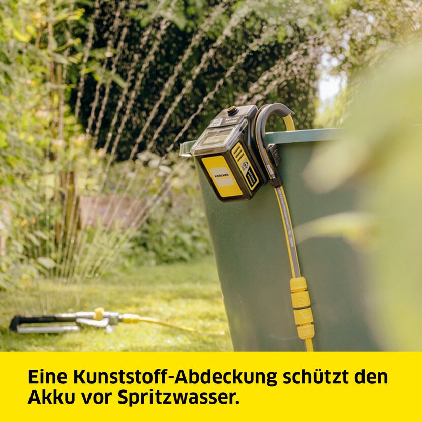Kärcher Fasspumpe BP 2.000-18 mit Akku am Regenfass