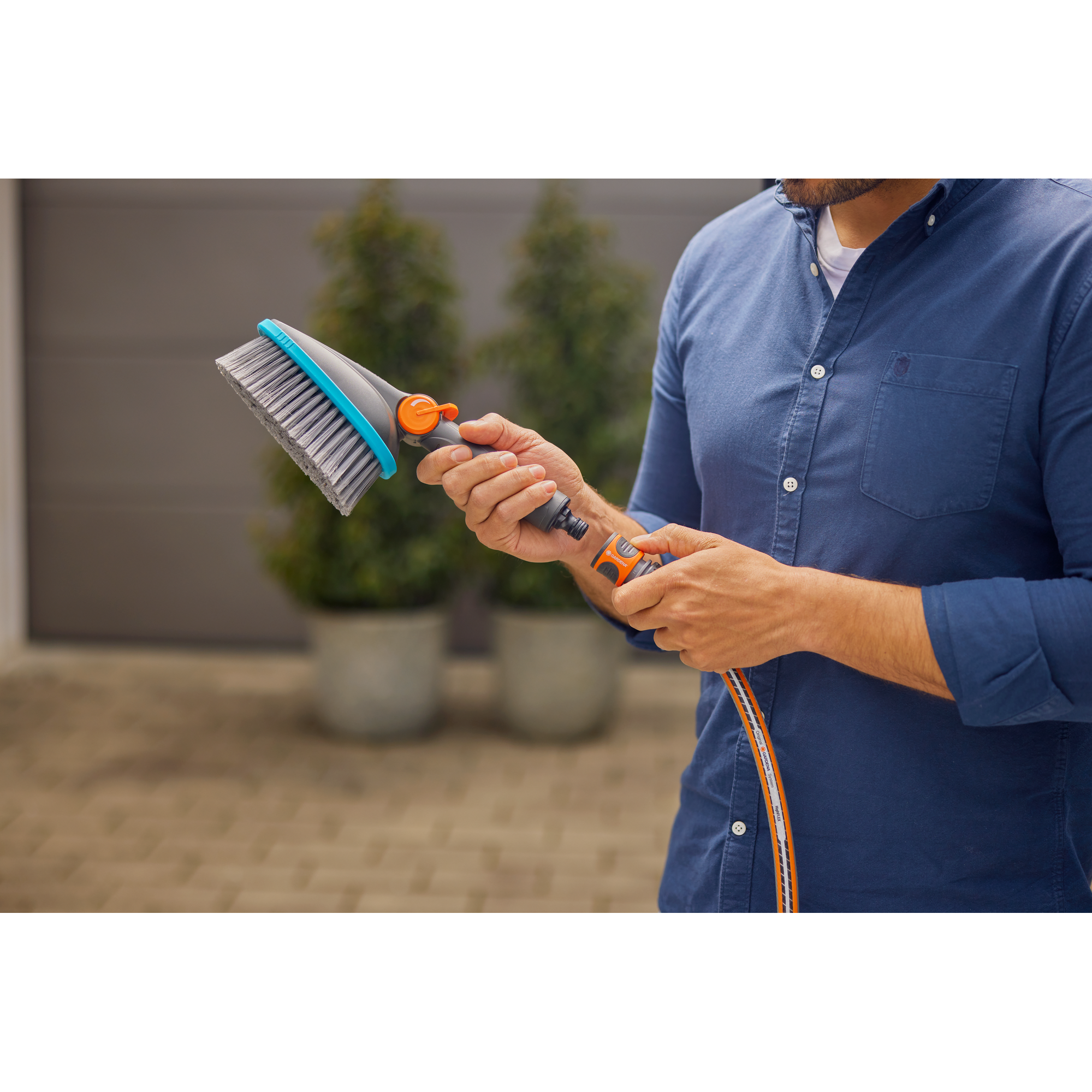 Waschbürste 'Cleansystem M soft' mit Schlauchanschluss