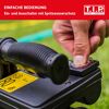 Hand betätigt Schalter an Gartenpumpe