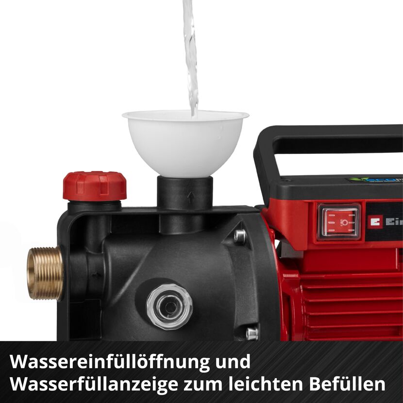 Gartenpumpe Befüllen mit Gießkanne
