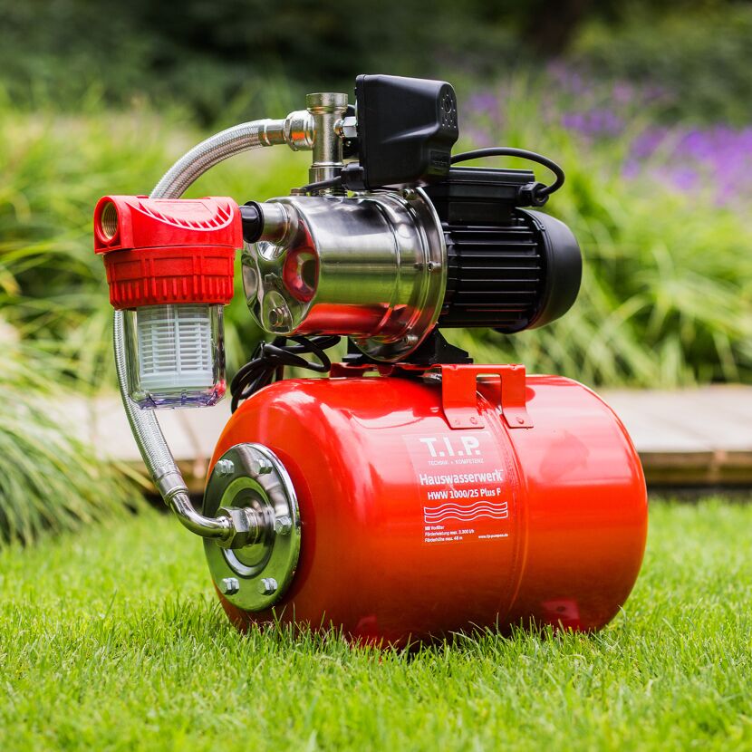 Hauswasserwerk mit Vorfilter im Garten