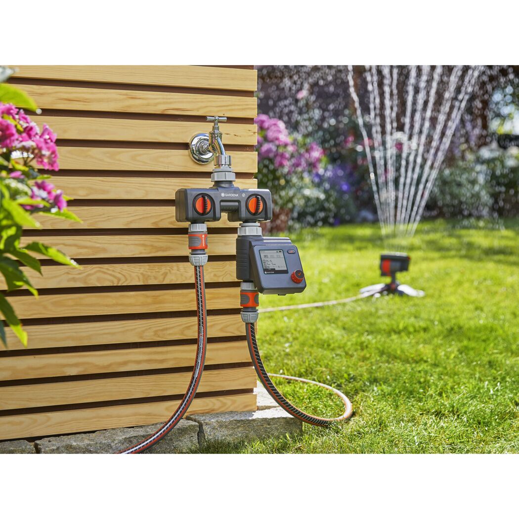 Gardena Bewässerungssteuerung Select mit Schlauch und Sprinkler