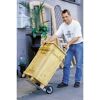 Person transportiert einen Holzschrank mit dem Wolfcraft TS 600.