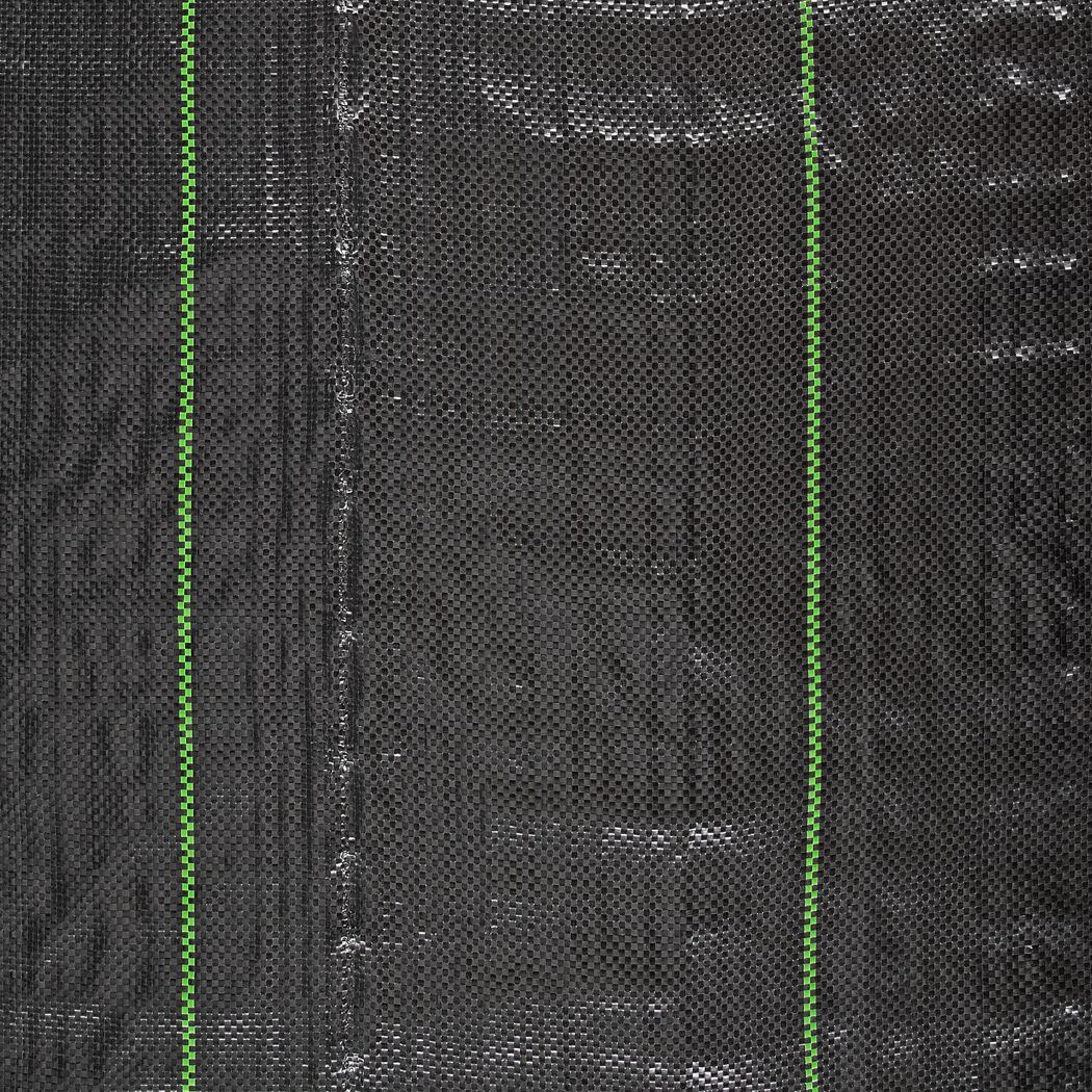 Schwarzes Unkrautvlies mit grünen Markierungslinien