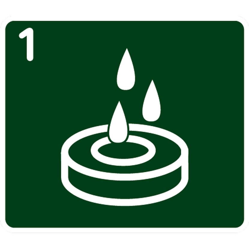 Drei Wassertropfen auf Tablette