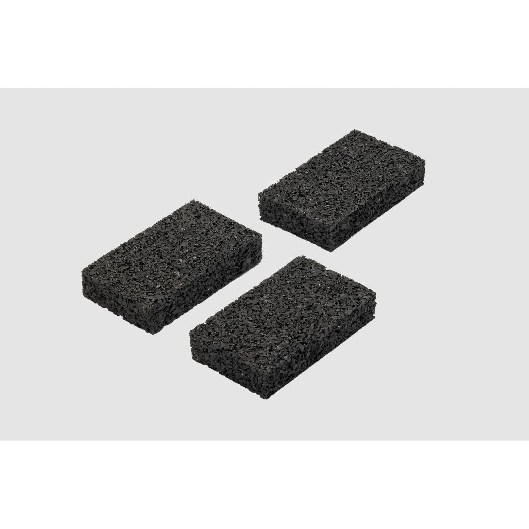 Drei schwarze Auflagepads