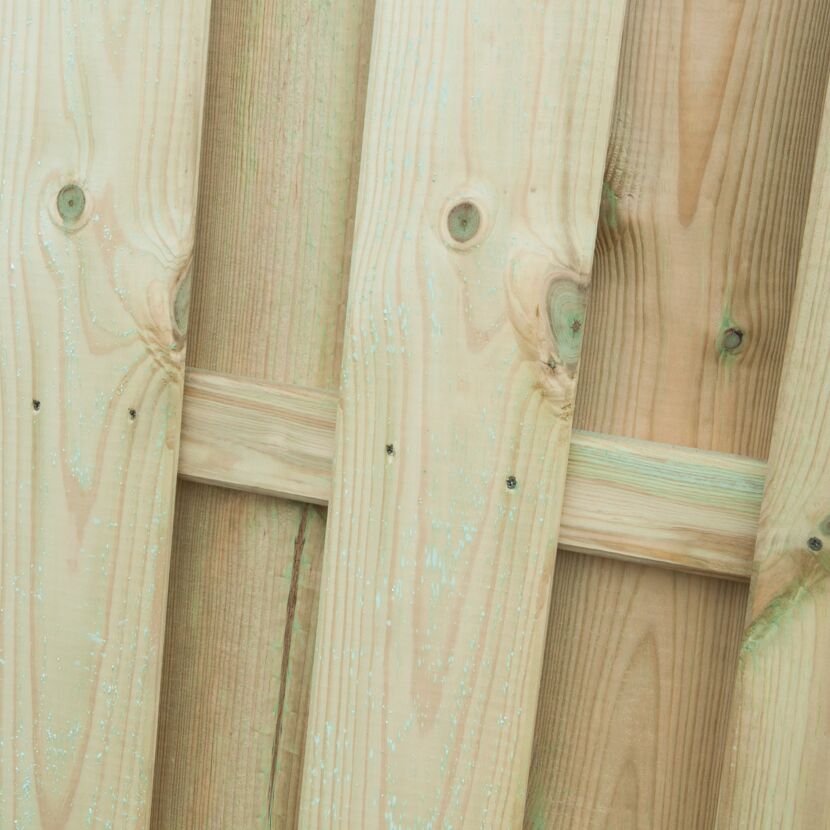 Holzbalken eines Bretterzauns