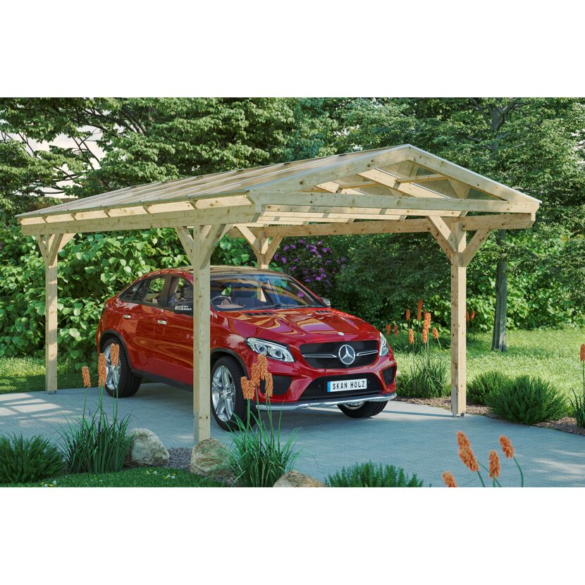 Auto unter einem Carport aus Holz.