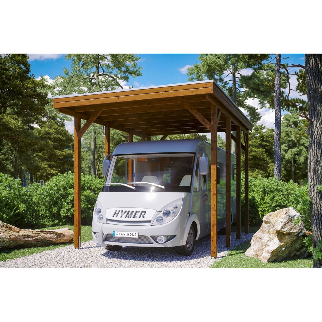 Wohnmobil unter einem Holzunterstand