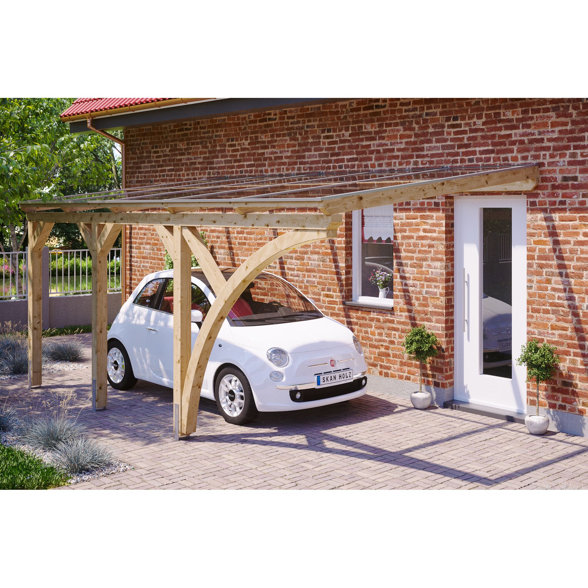 Weißes Auto unter einem Carport aus Holz.