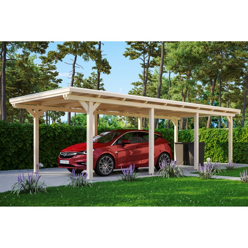 Auto steht unter einem Carport aus Holz.