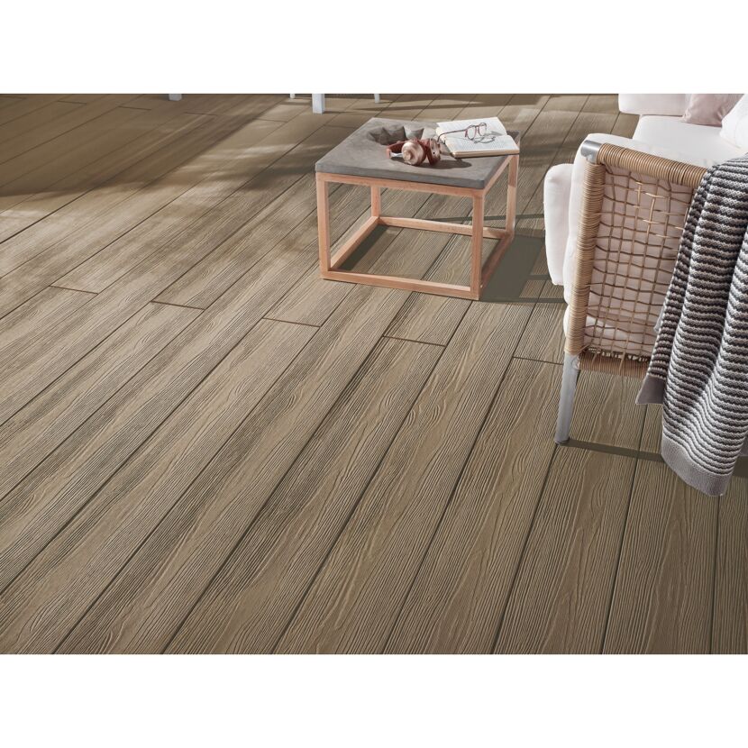 Holzoptik-Terrassendielen in Braun