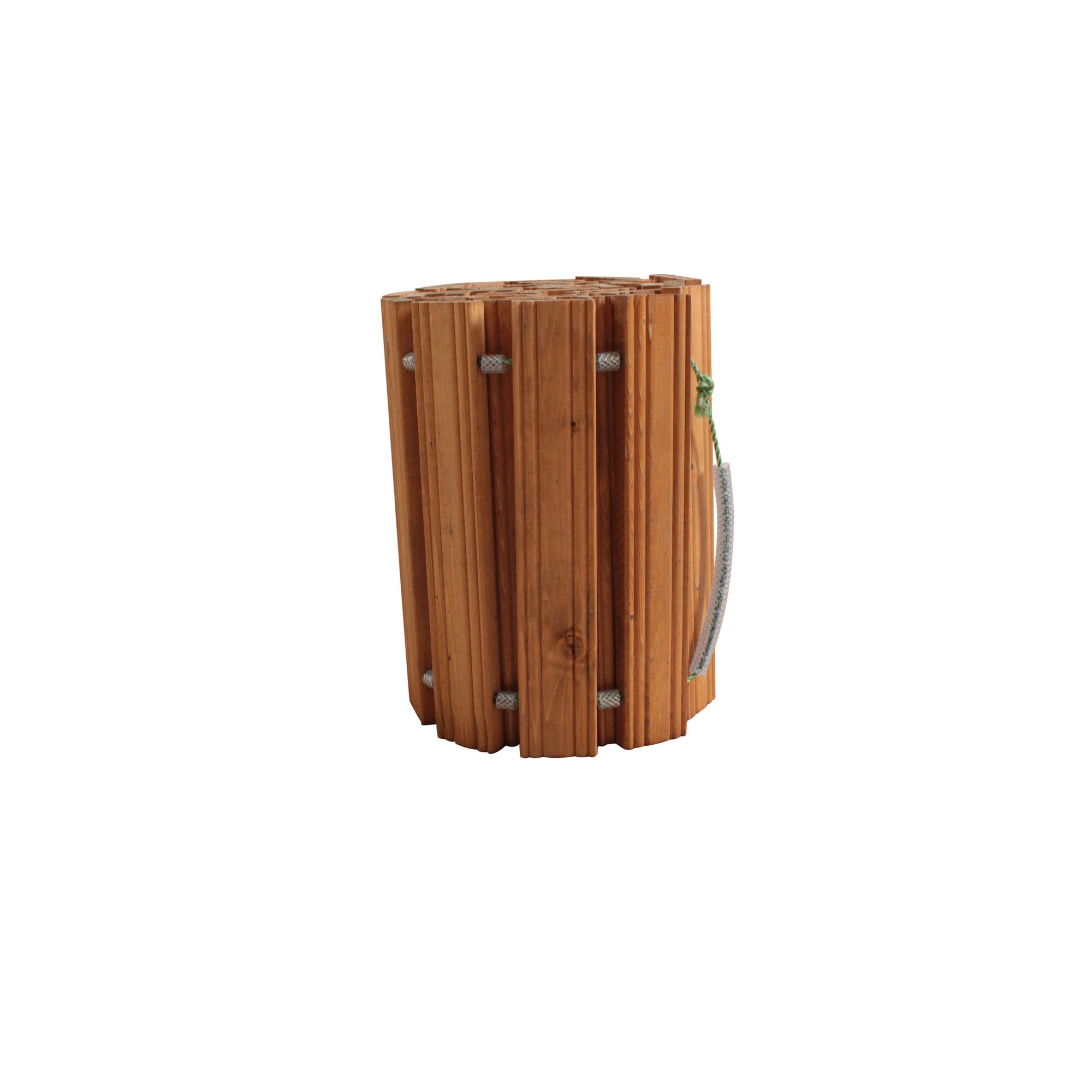 Holztritt mit Griff aus Seil