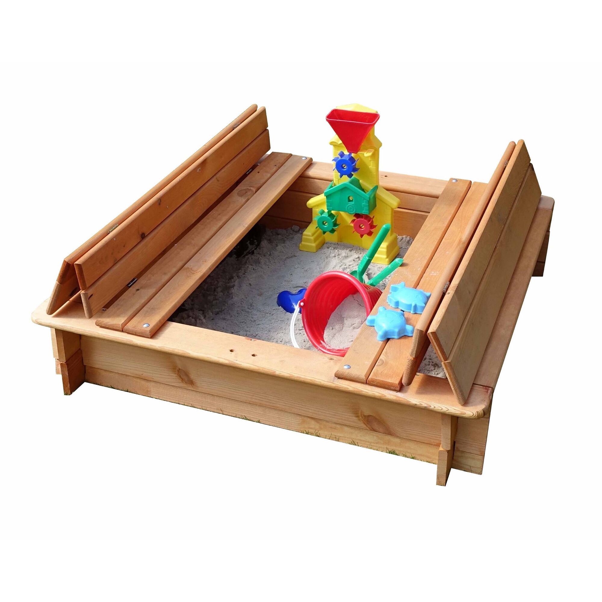 Hölzerner Sandkasten mit Sandspielzeug