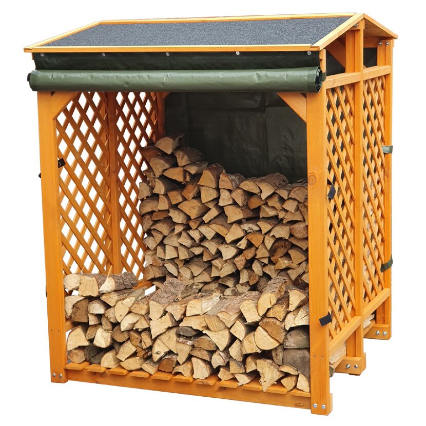 Holzlager mit Brennholz