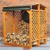 Holzlager mit Brennholz