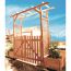 Gartenpergola aus Holz mit Tor