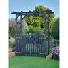 Schwarze Gartenpergola mit Tor