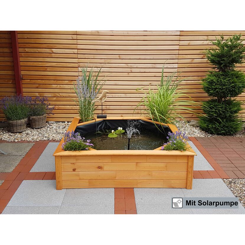 Holz-Gartenteich mit Solarpumpe