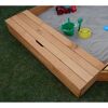 Sandkasten mit Sitzbank und Spielzeug