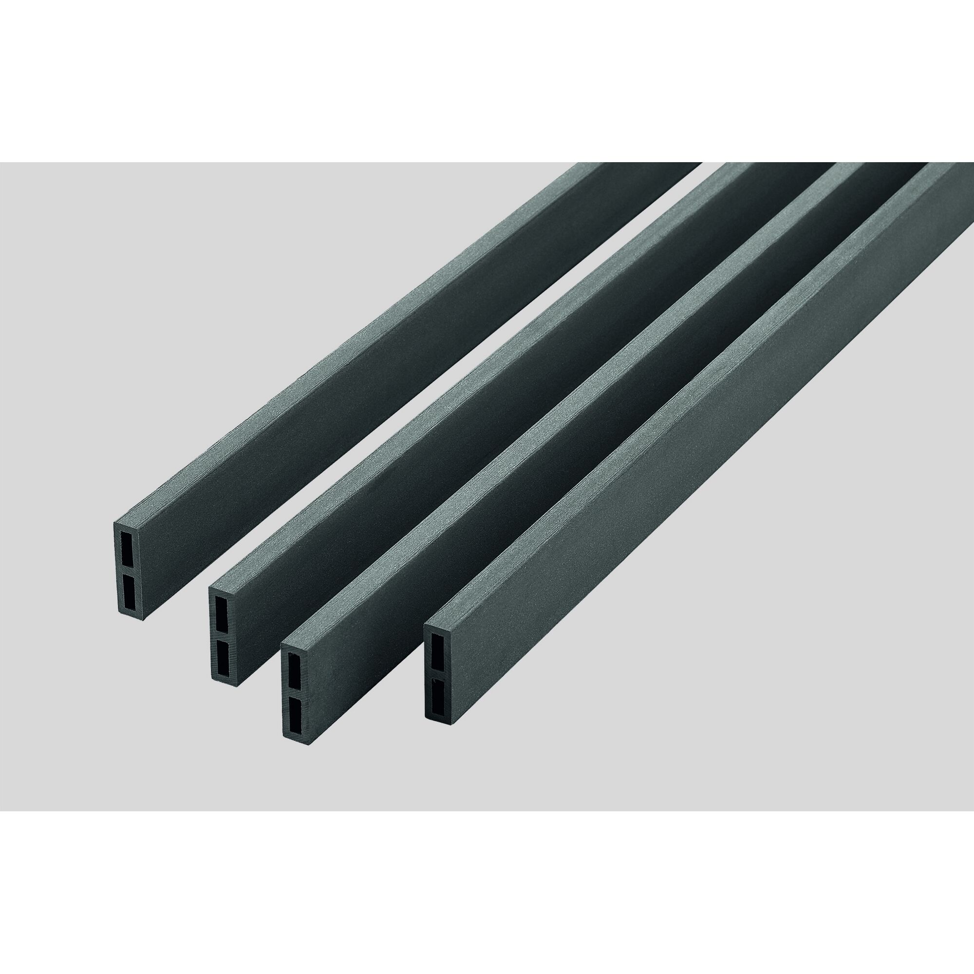 Drei graue Abschlussleisten aus WPC