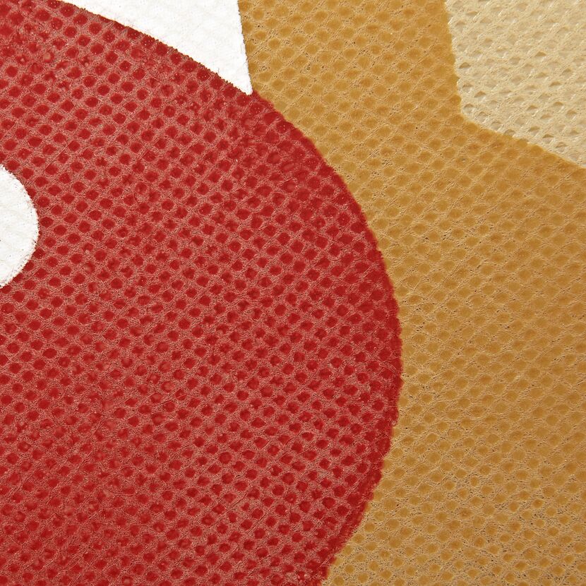 Nahaufnahme von Vlieshaube Eule Ela beige braun