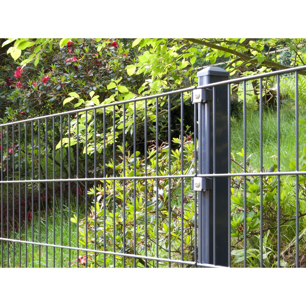 Anthraziter Doppelstabmattenzaun im Garten
