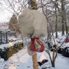 Winterschutz für Baum mit Jutesack