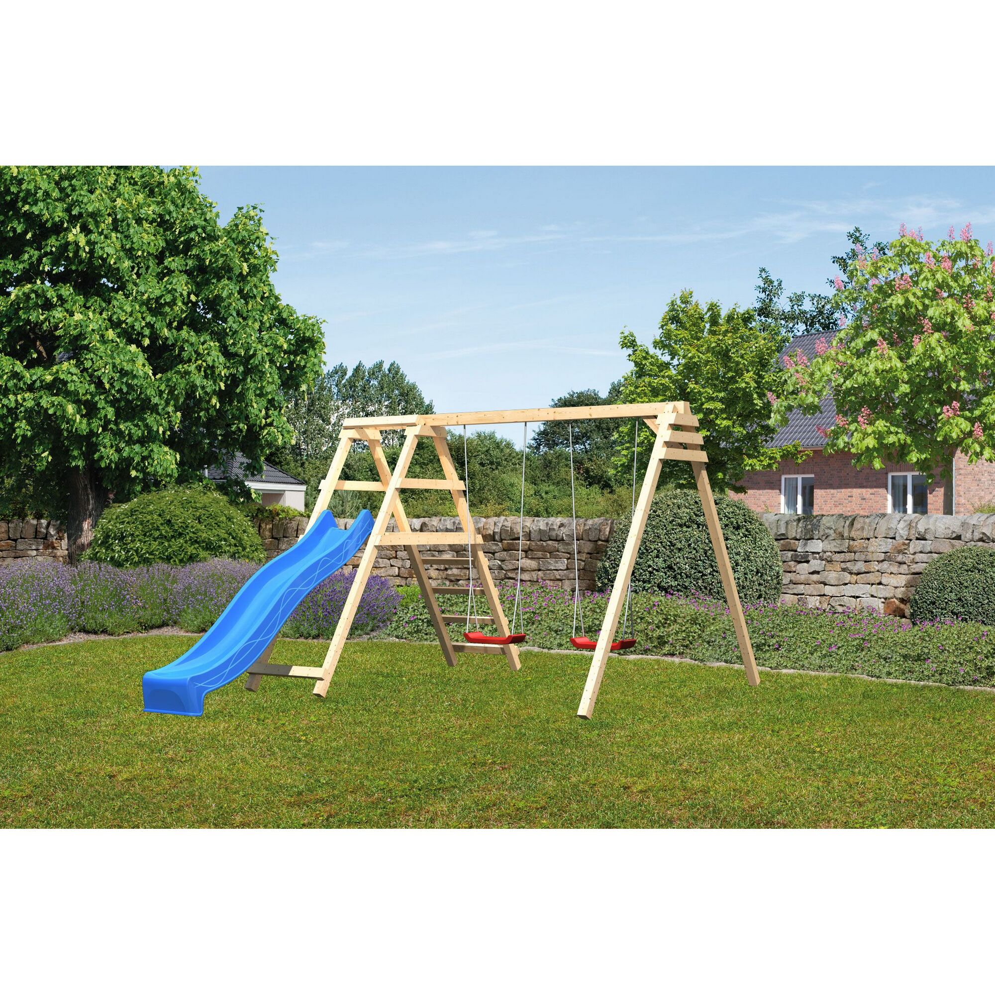 Holzschaukel mit zwei Schaukeln und blauer Rutsche