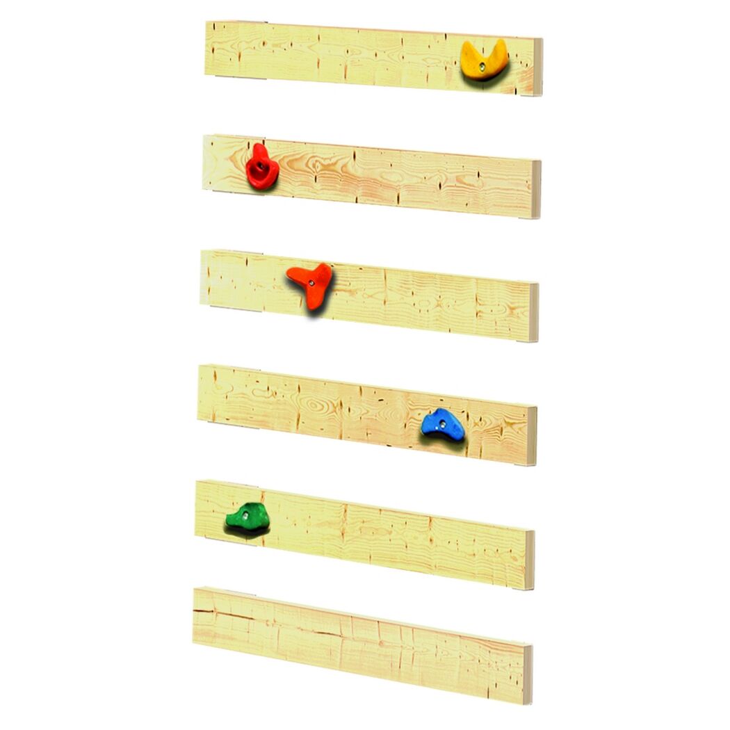 Kletterwand mit bunten Griffen