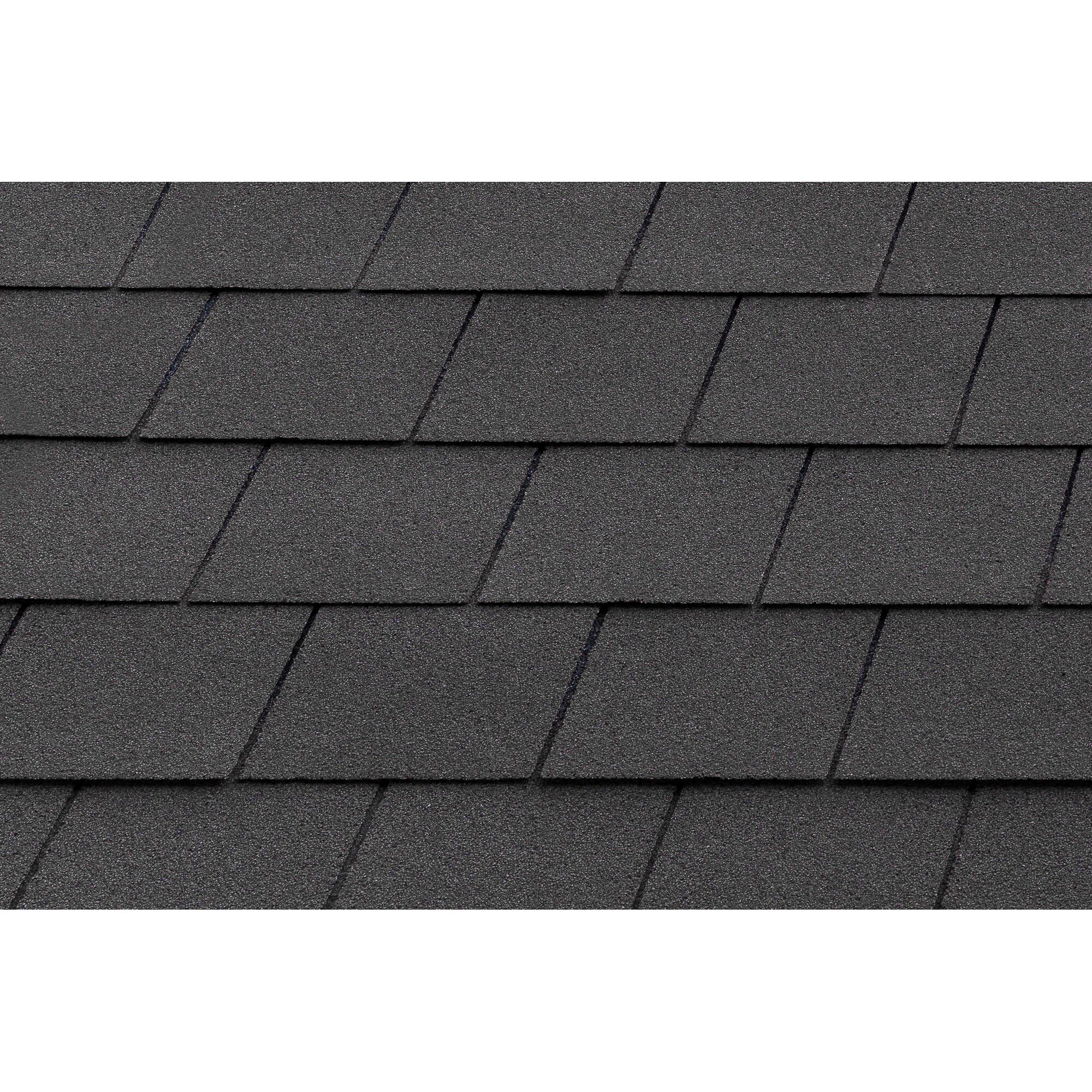 Nahaufnahme von dunkelgrauen Bitumenschindeln