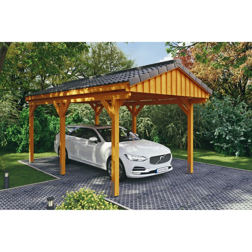 Weißes Auto unter einem hölzernen Carport.