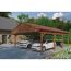 Doppelter Carport aus Holz mit zwei Autos