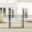 Schwarzes Metall Gartentor