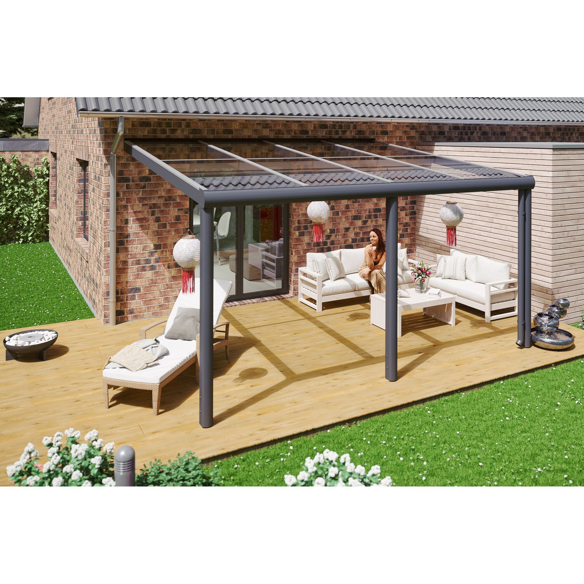 Person entspannt auf der Terrasse unter einem Terrassendach.