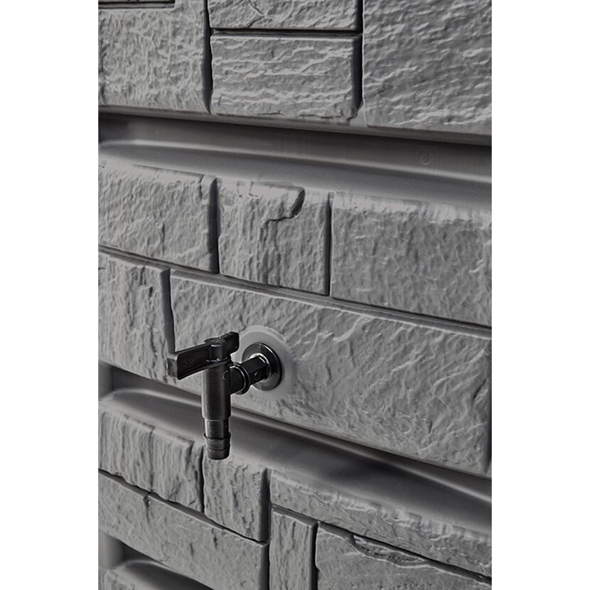 Wasserhahn am grauen Wandtank Tower Stone