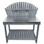 Grauer Gartentisch mit Metallplatte
