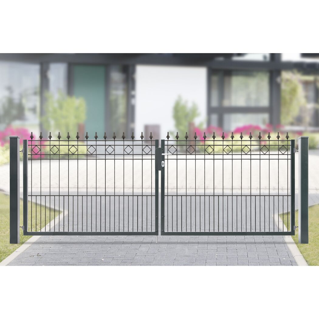 Doppeltes schwarzes Metalltor