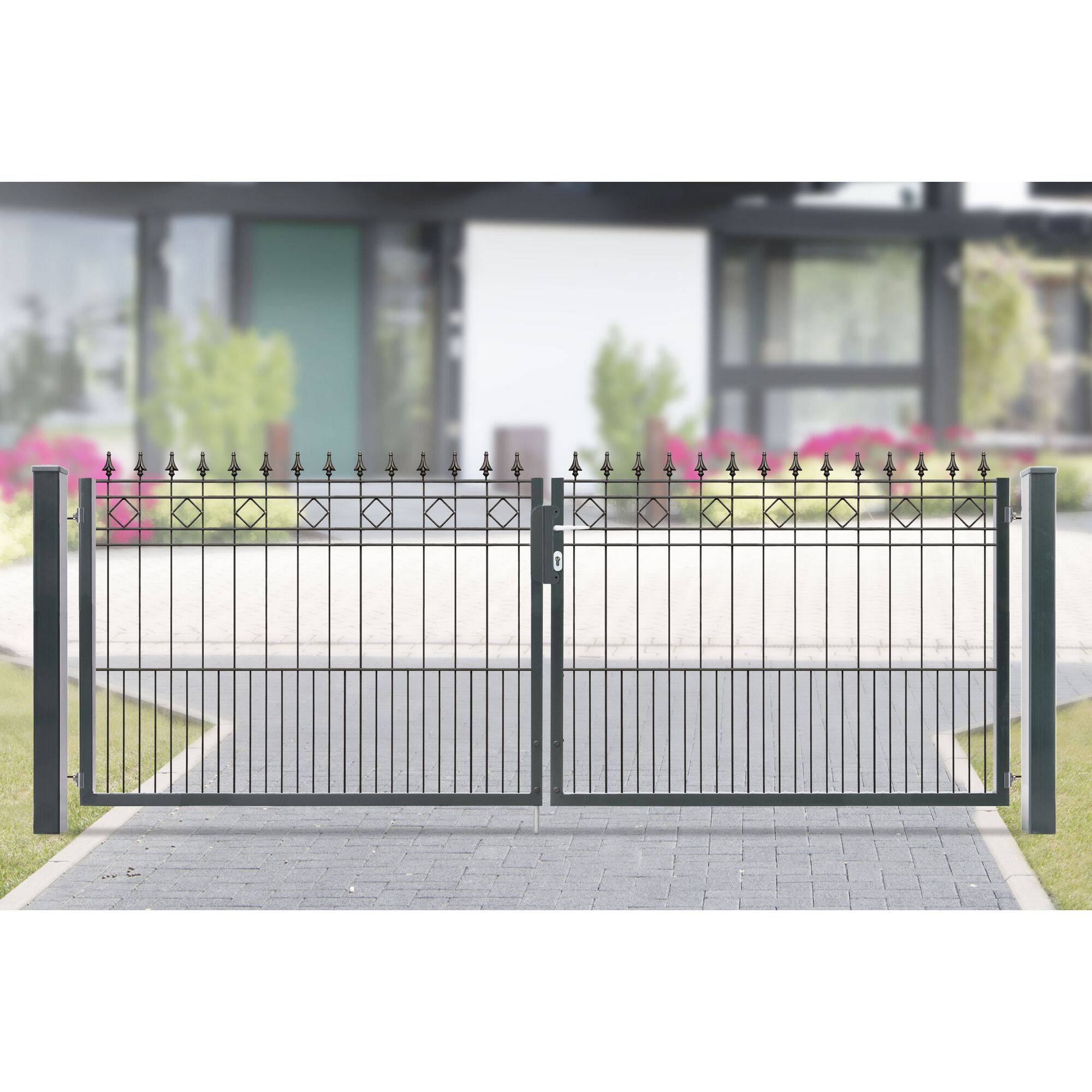 Doppeltes schwarzes Metalltor