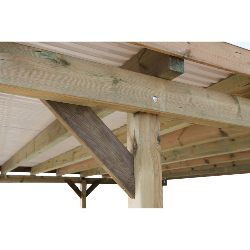 Holzbalken eines Carports
