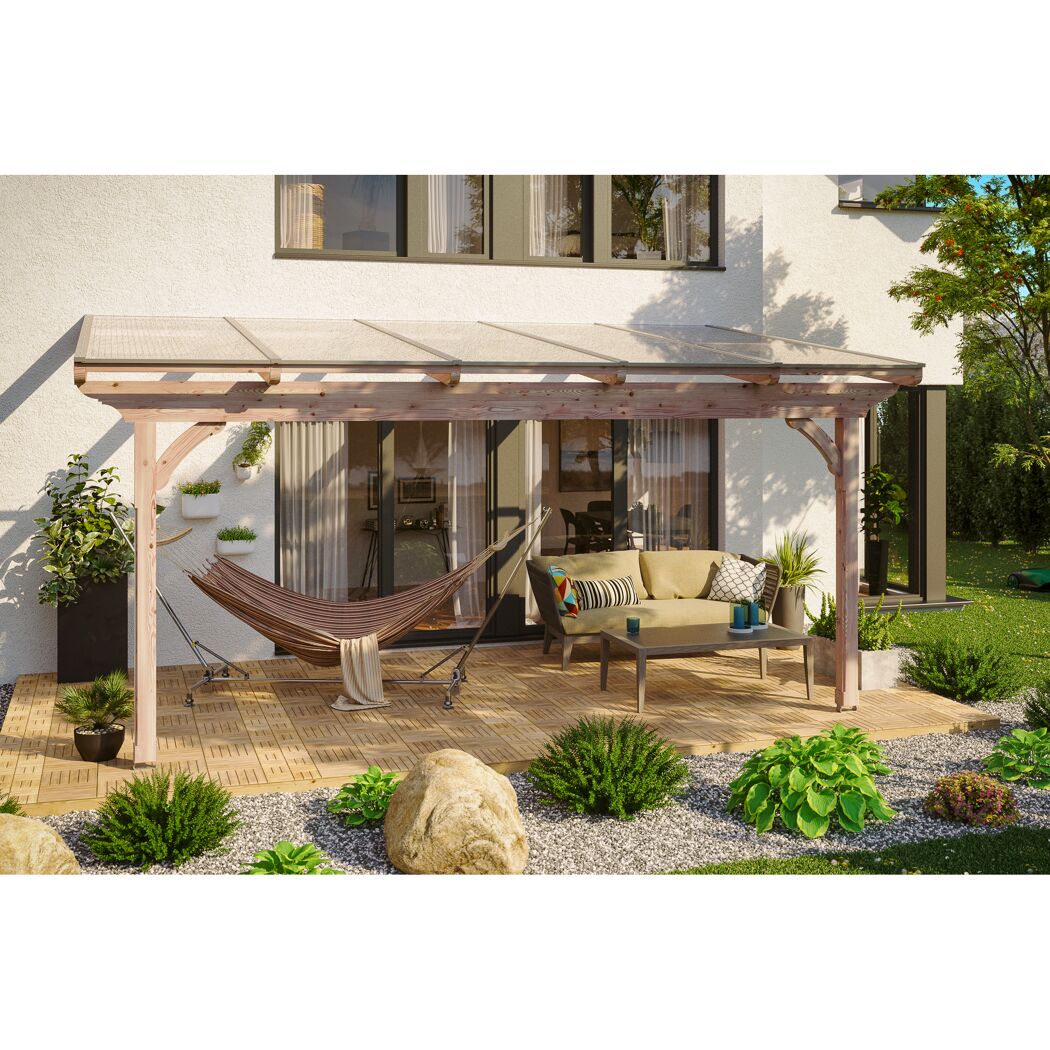 Holzterrassenüberdachung mit Hängematte und Gartenmöbeln