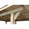 Holzbalken des Carports von unten