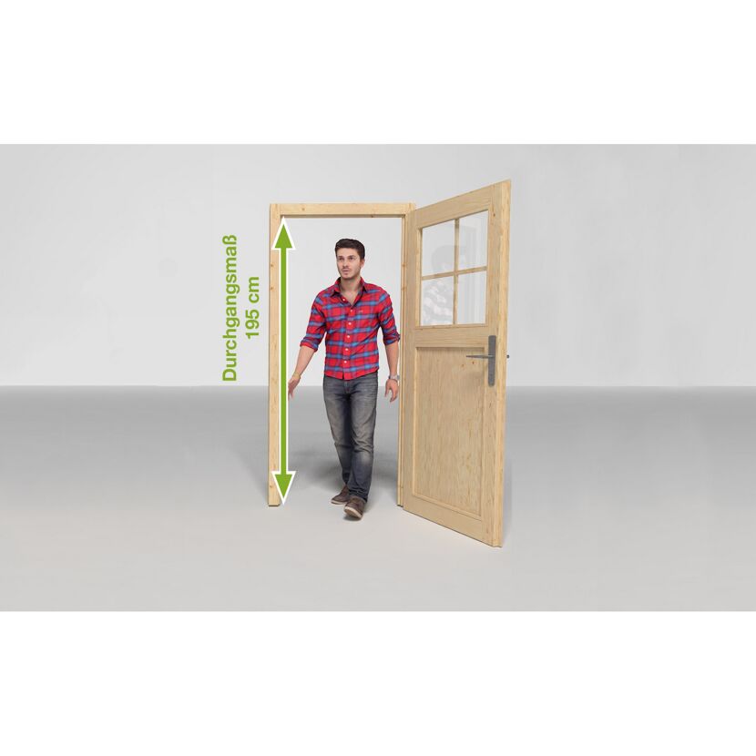 Person geht durch eine Tür mit 195 cm Durchgangsmaß